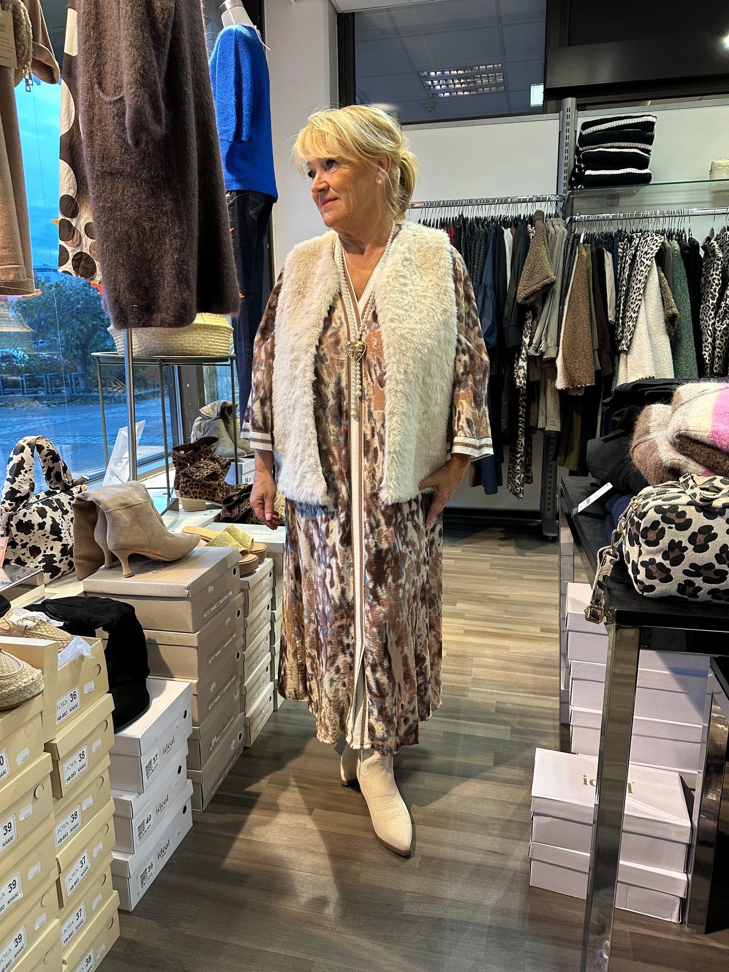 Viskoosimekko Stefania kameli