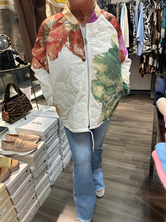 Bomber-mallinen tikkitakki luonnonvalkoinen