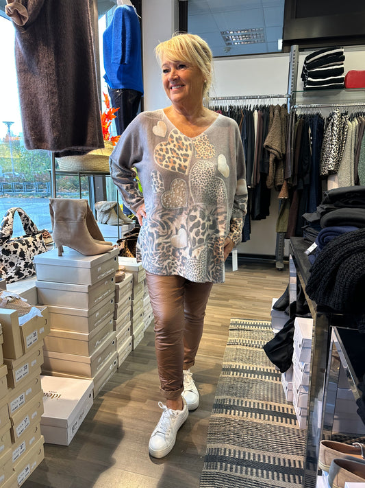 Kuosillinen plussize neule taupe