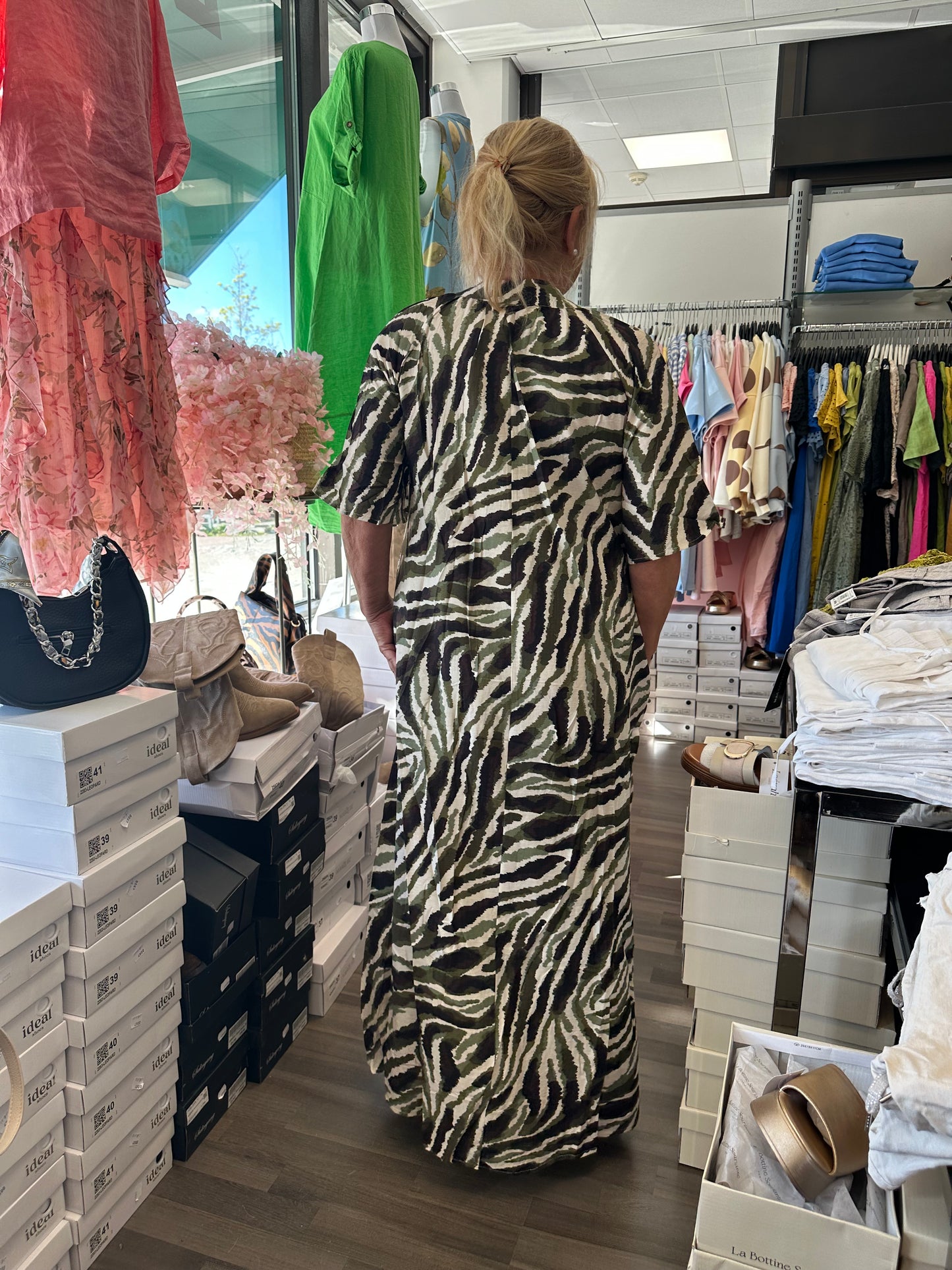 Reilummankoon kuviollinen pitkä mekko