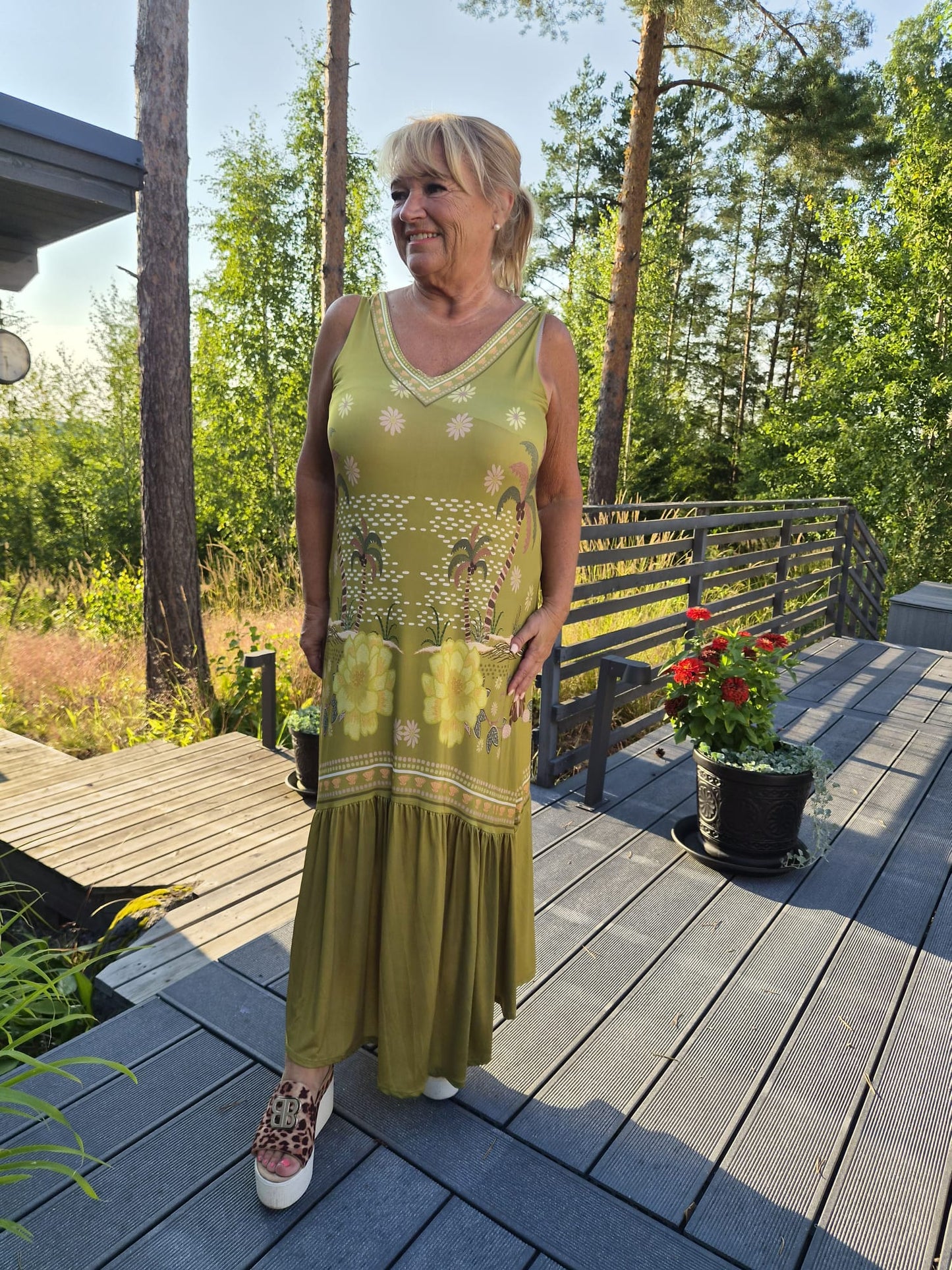 Kuviollinen pitkä mekko (9 väriä)