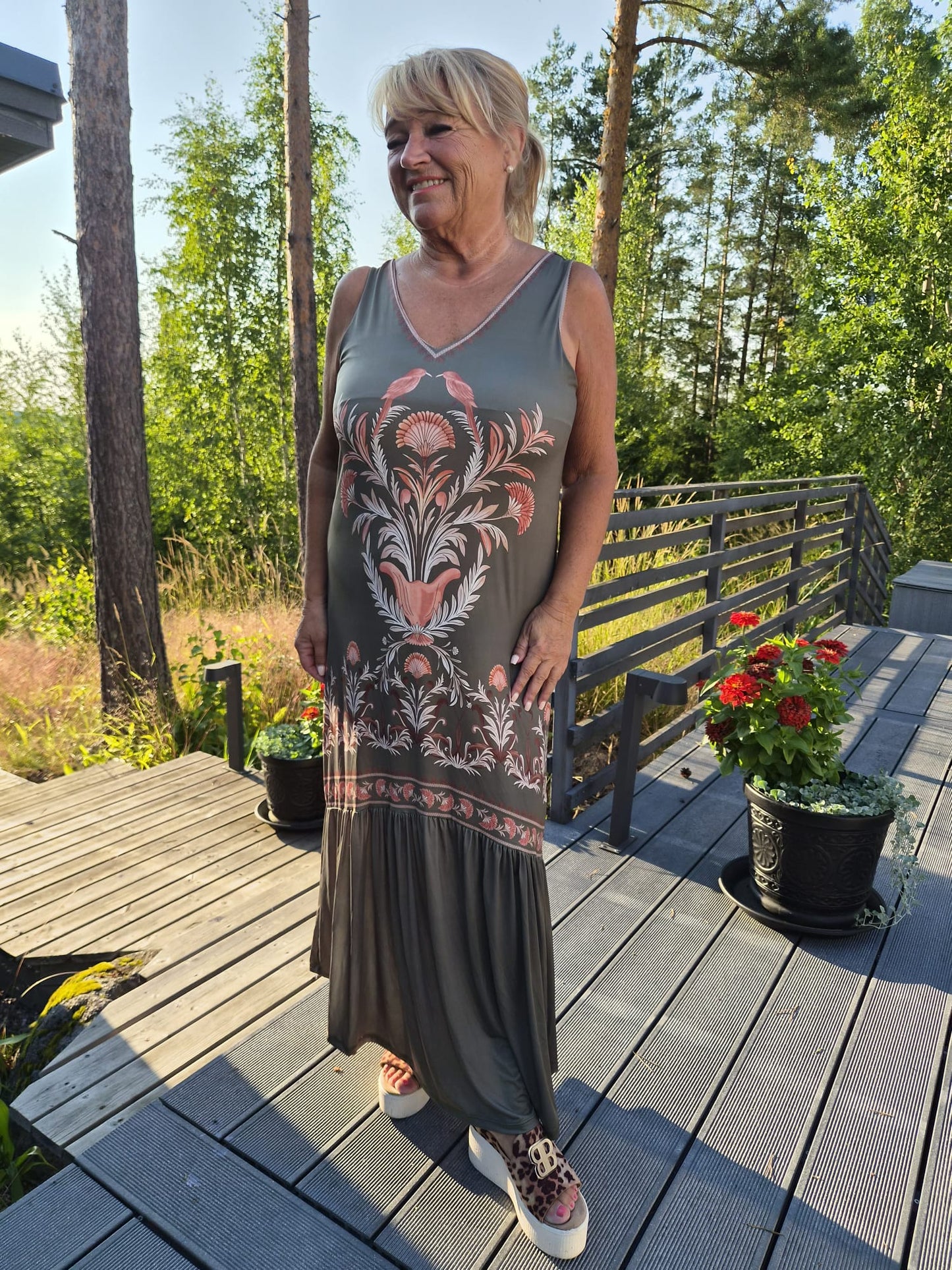 Kuviollinen pitkä mekko (9 väriä)