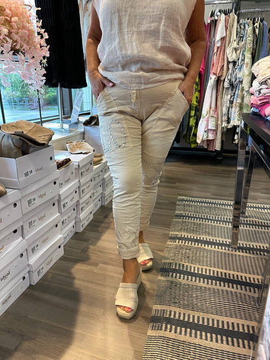 Puuvillahousut Love beessi