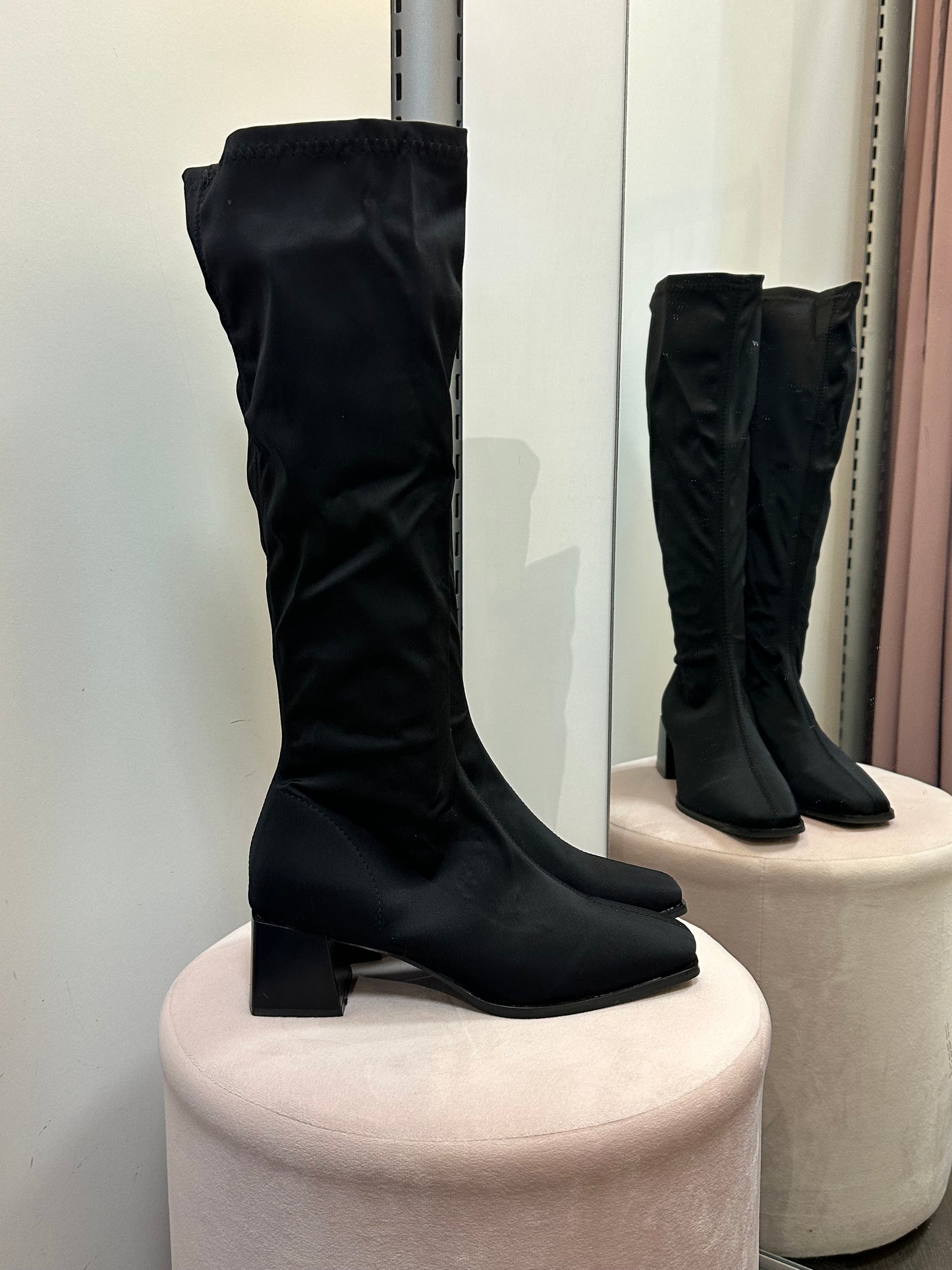 Joustavat tekstiilivartiset saapikkaat