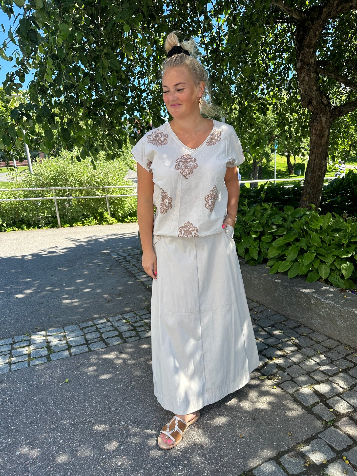 Kevyt puuvilla t-paita