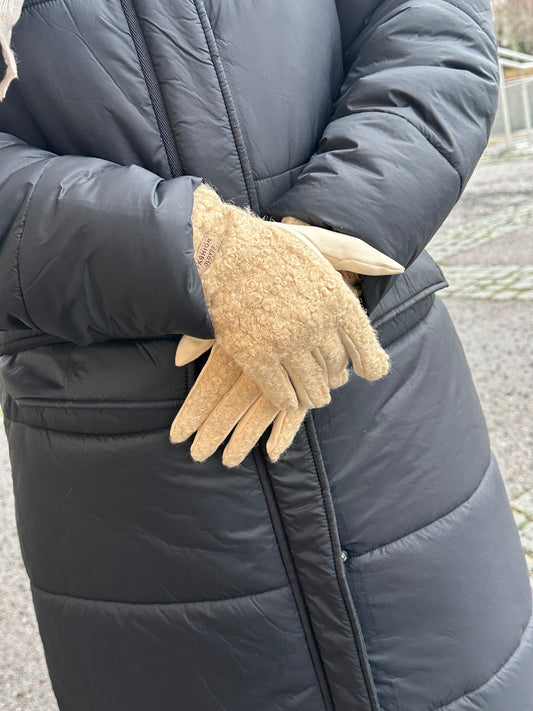 Bouclee sormikkaat ecru