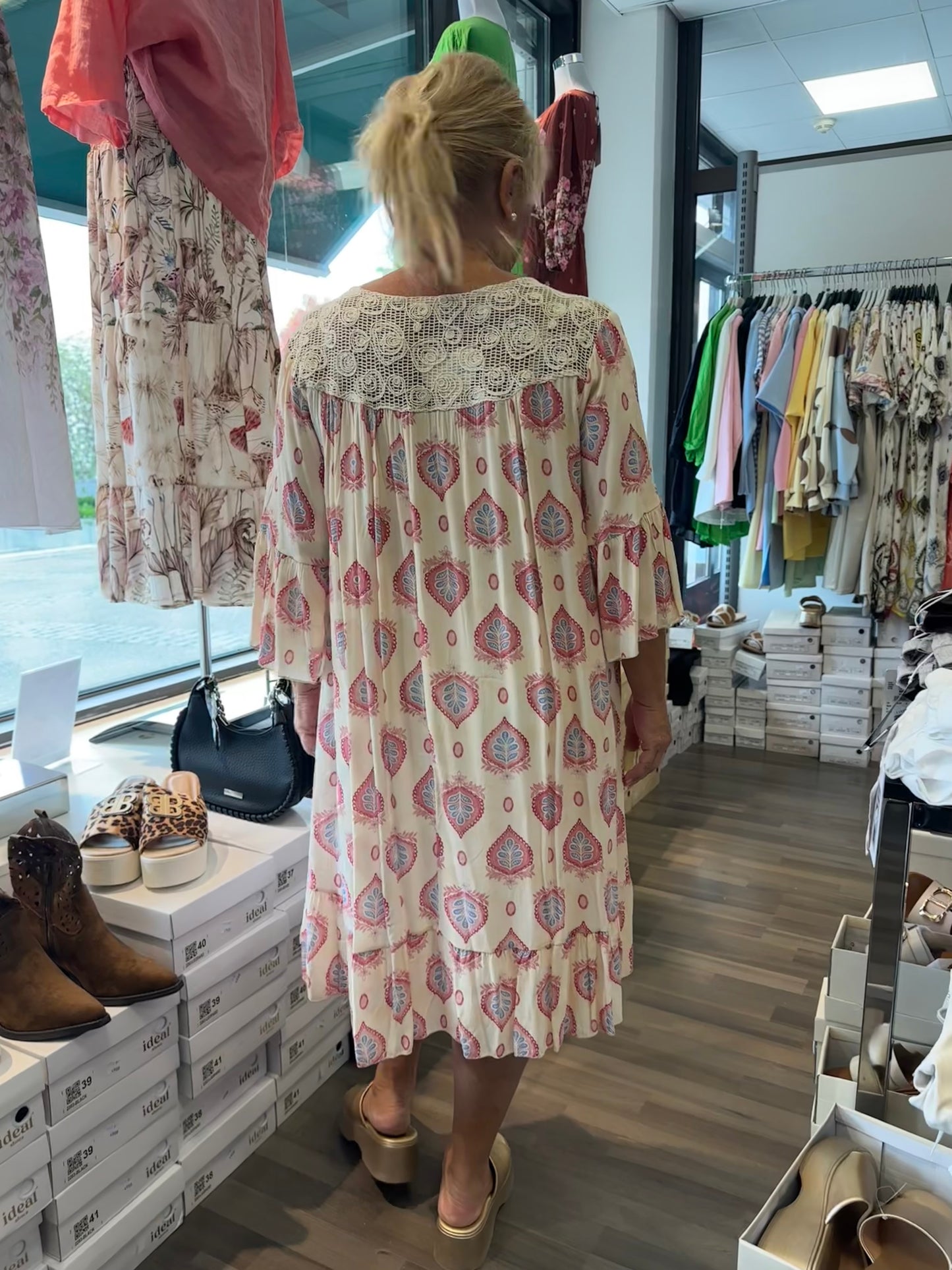 Plussize kuviollinen tunika (3 väriä)