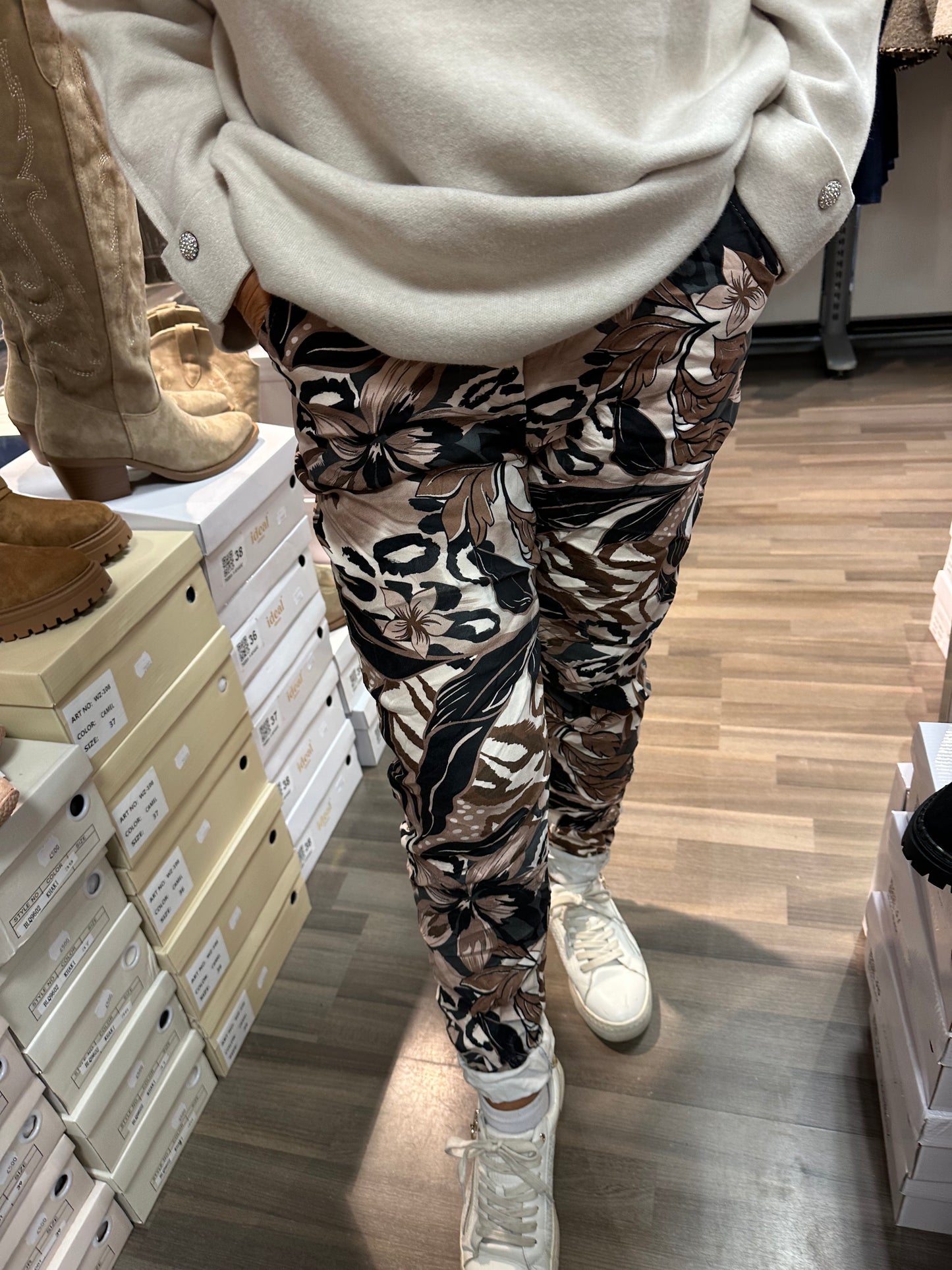 Kuviolliset säämiskähousut beessi