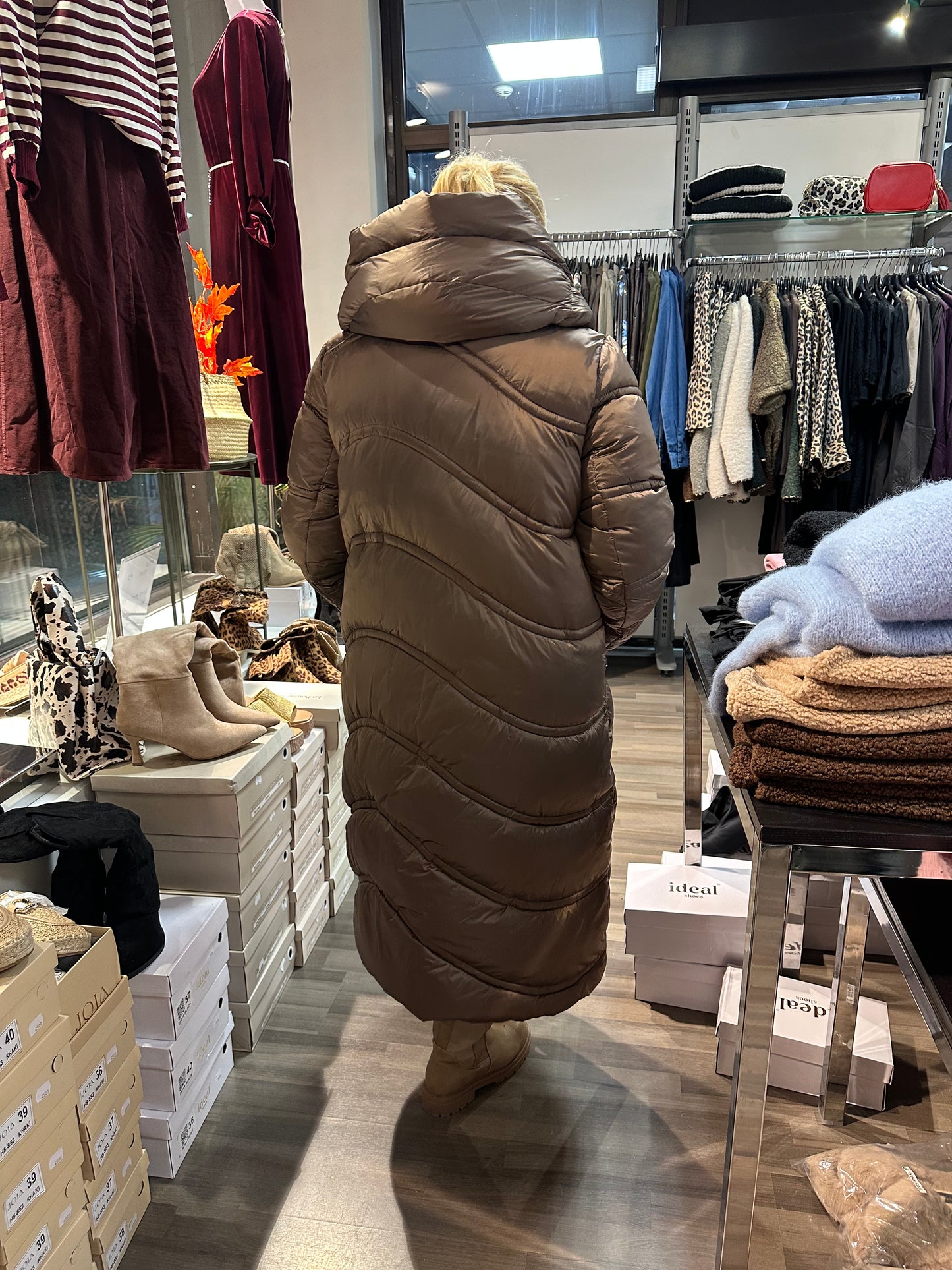 Pitkä toppatakki Alaska taupe