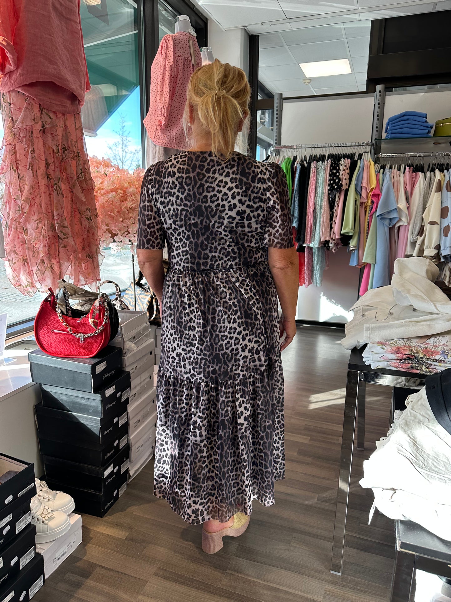 Mesh kietaisutyylinen mekko