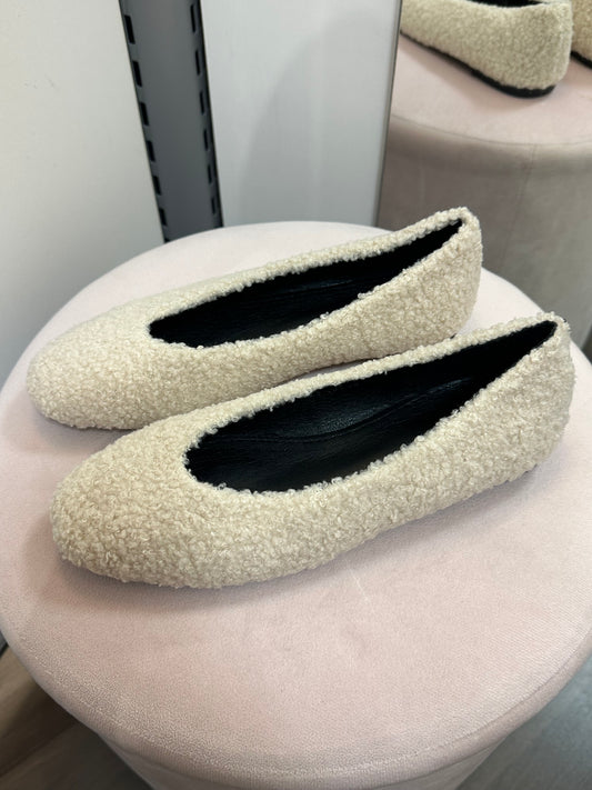 Teddy balleriinat vaalea