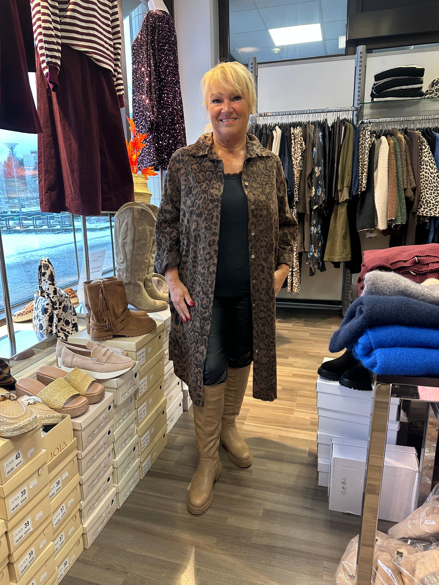 Samettipaitis leo ruskea