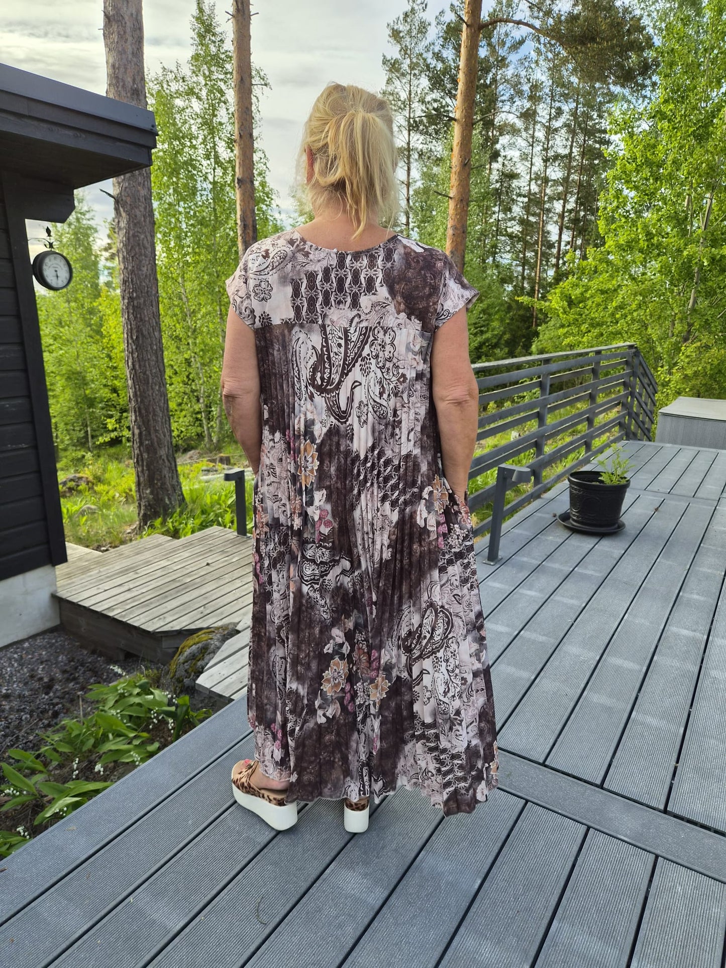 Kuviollinen pliseerattu mekko (5 väriä)