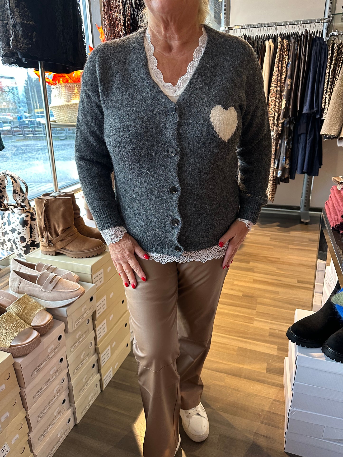 Neuletakki Heart tummanharmaa