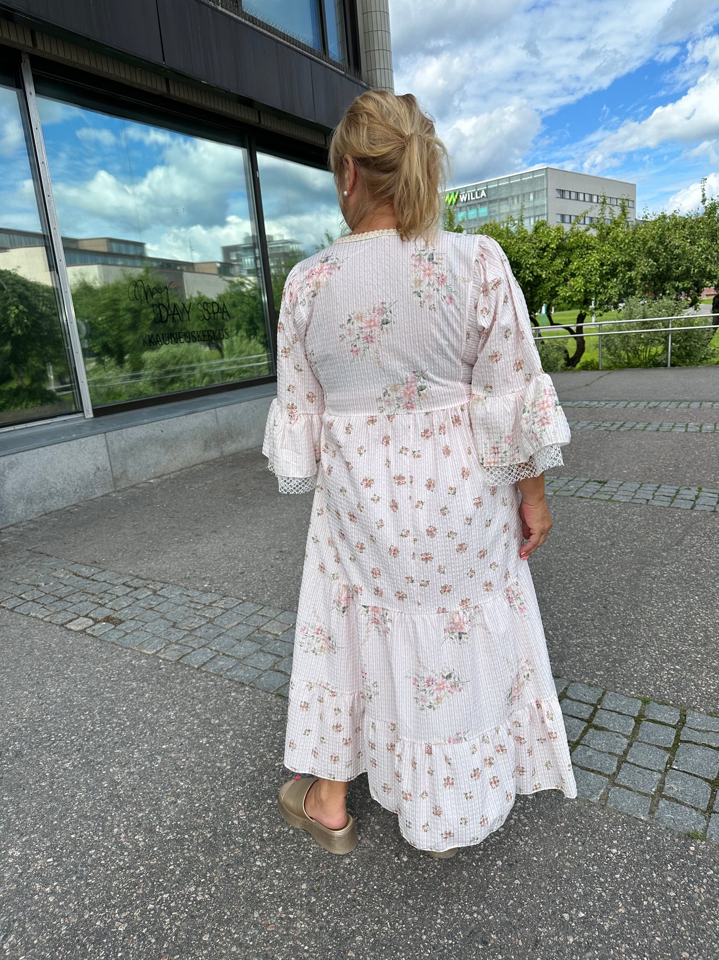 Suloinen midimekko (3 väriä)