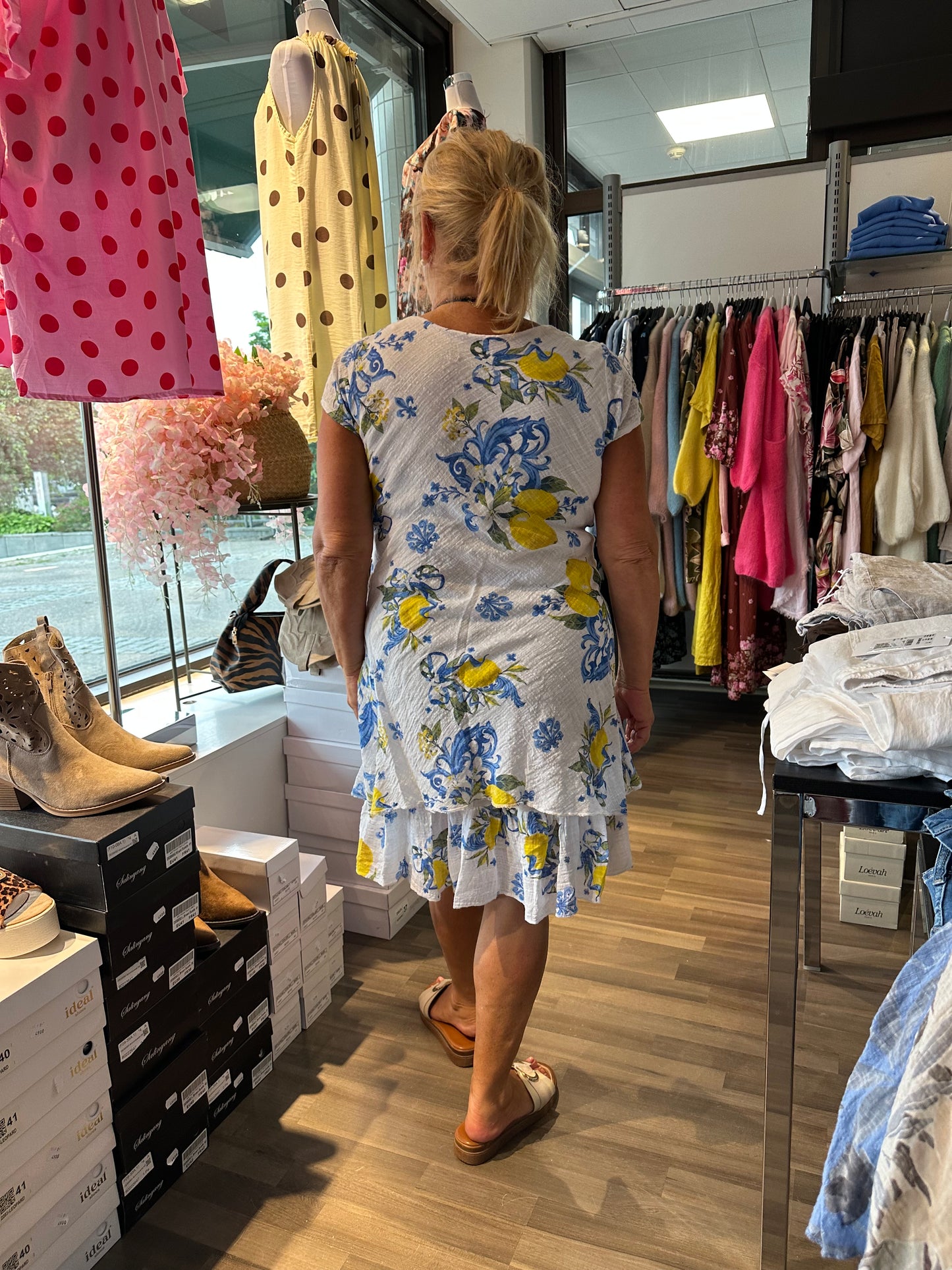 Kevyt puuvillamekko Lemon