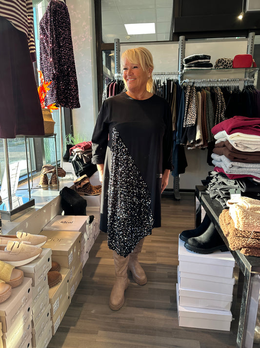 Trikoinen paljettimekko hopea paljetti