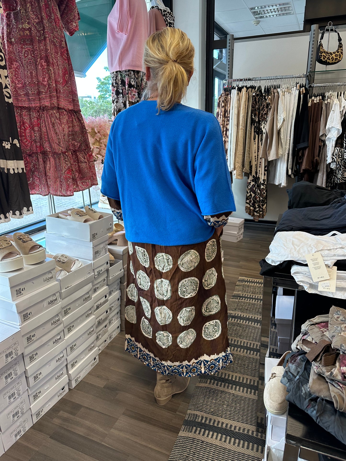 Laatikkoneule sininen