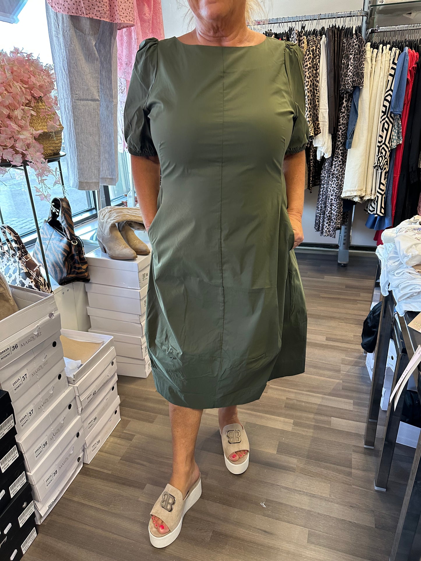 Puuvillapopliini mekko Burnt Olive