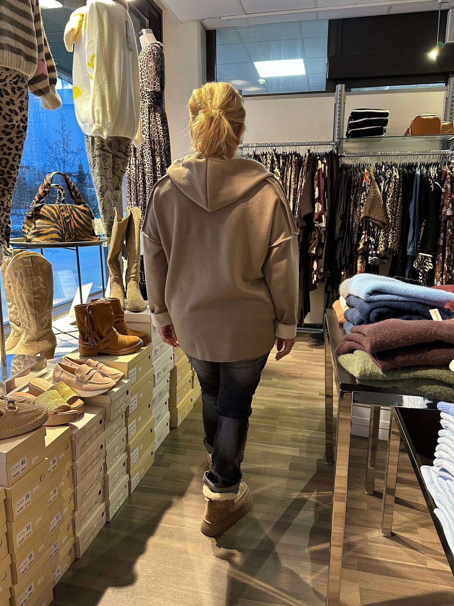 Neuloshuppari beessi