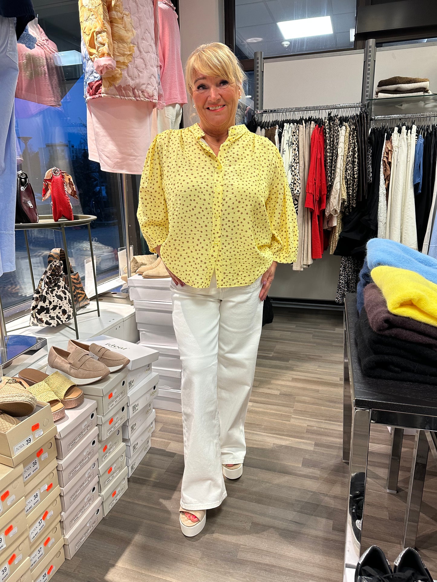 Pilkkukuosinen viskoosipusero (2 väriä)