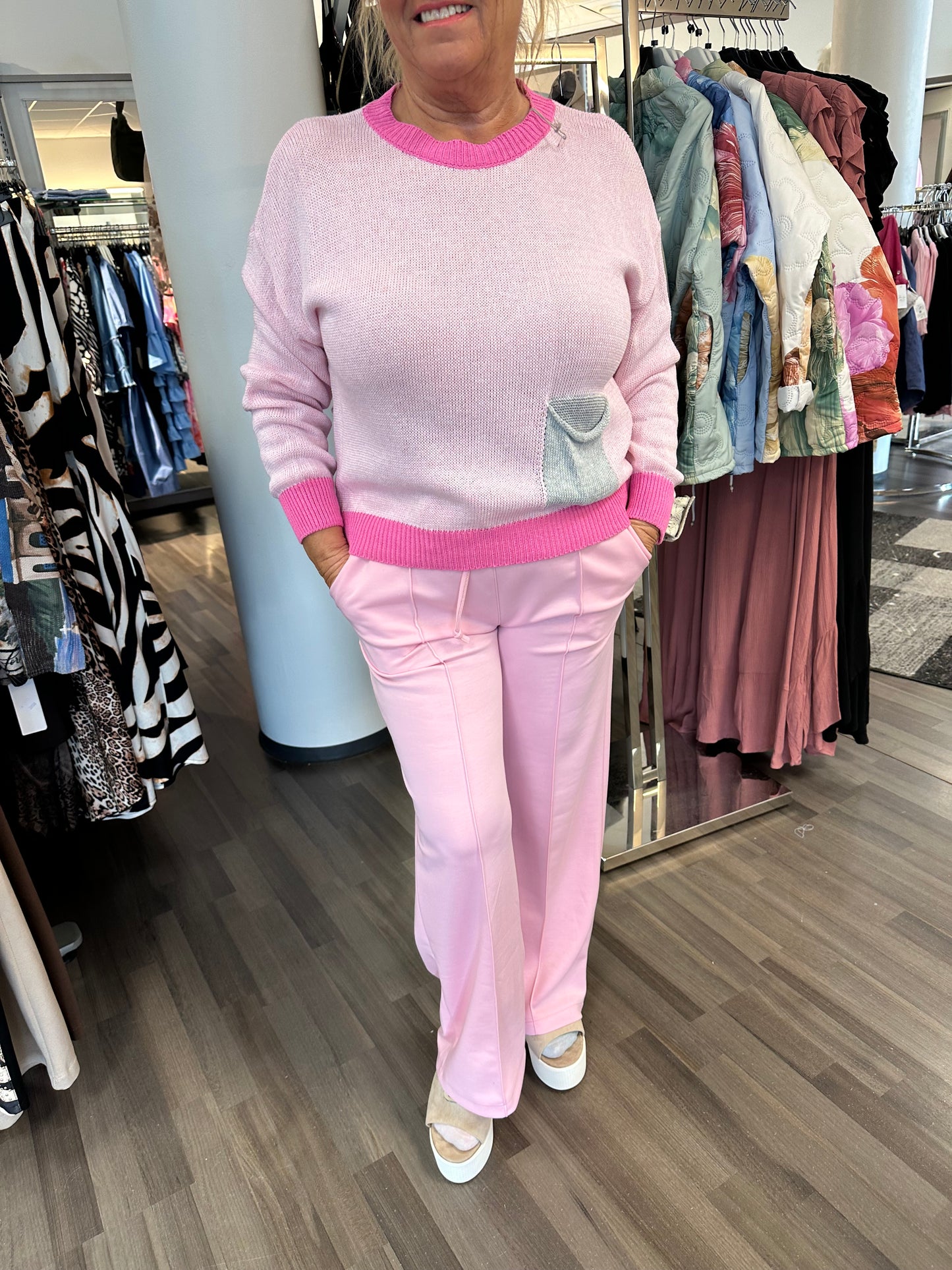 Puuvillaneule kontrastiväreillä roosa/pinkki