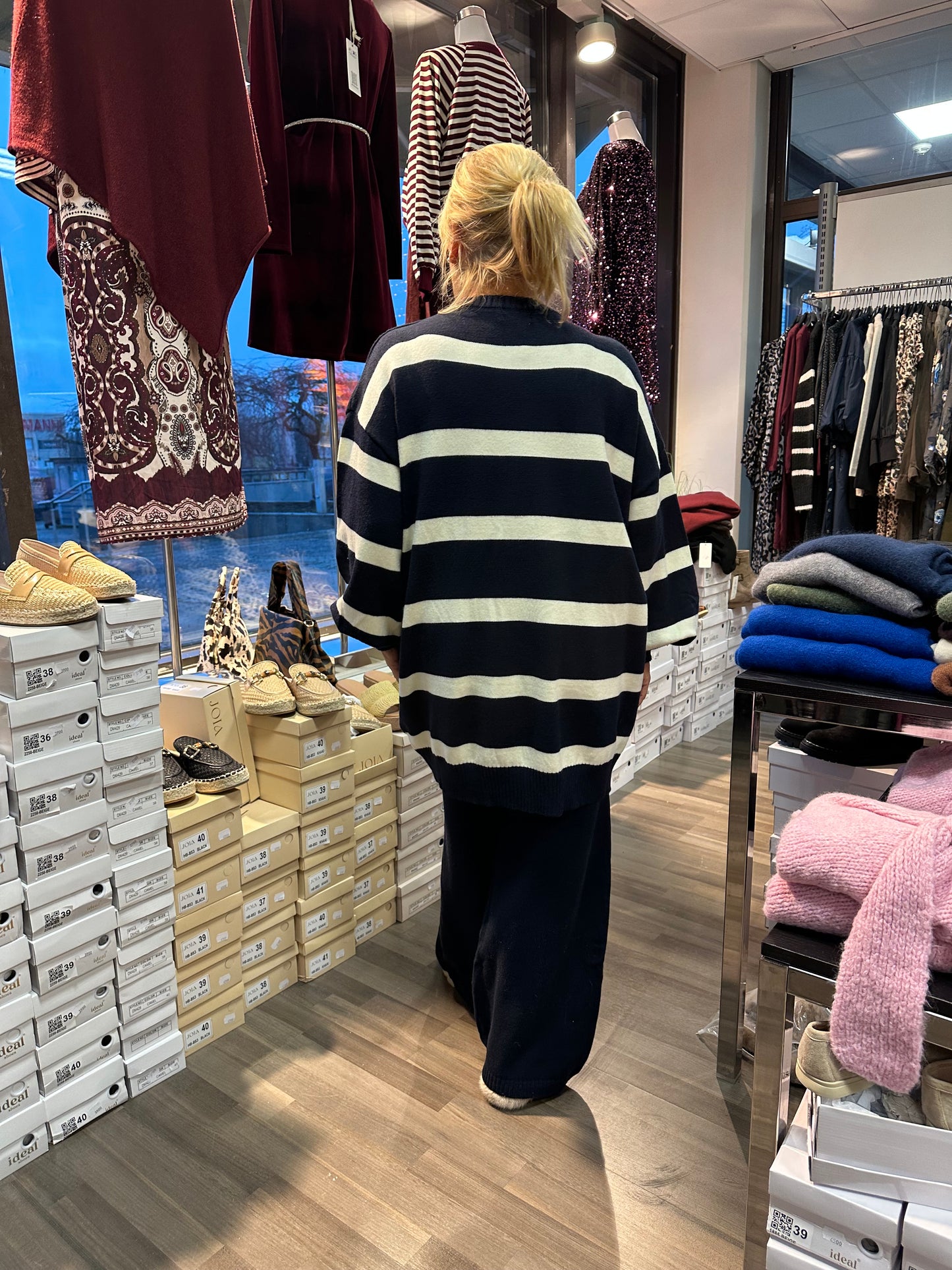 Plussize neuleasu navy