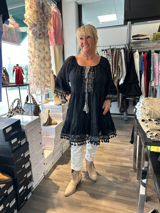 Plussize bohotunika musta