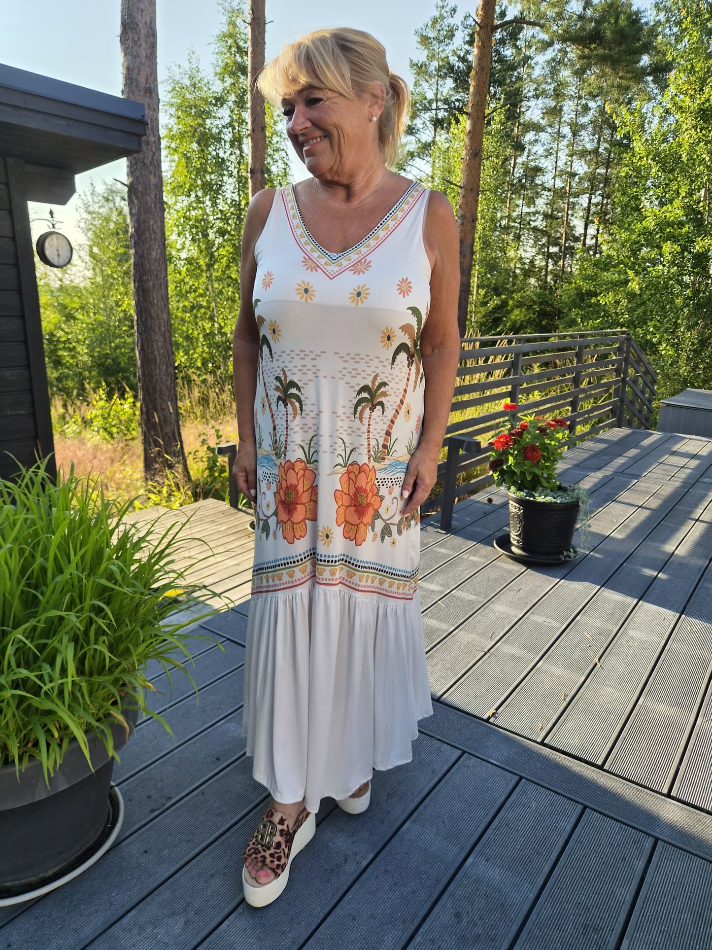 Kuviollinen pitkä mekko (9 väriä)