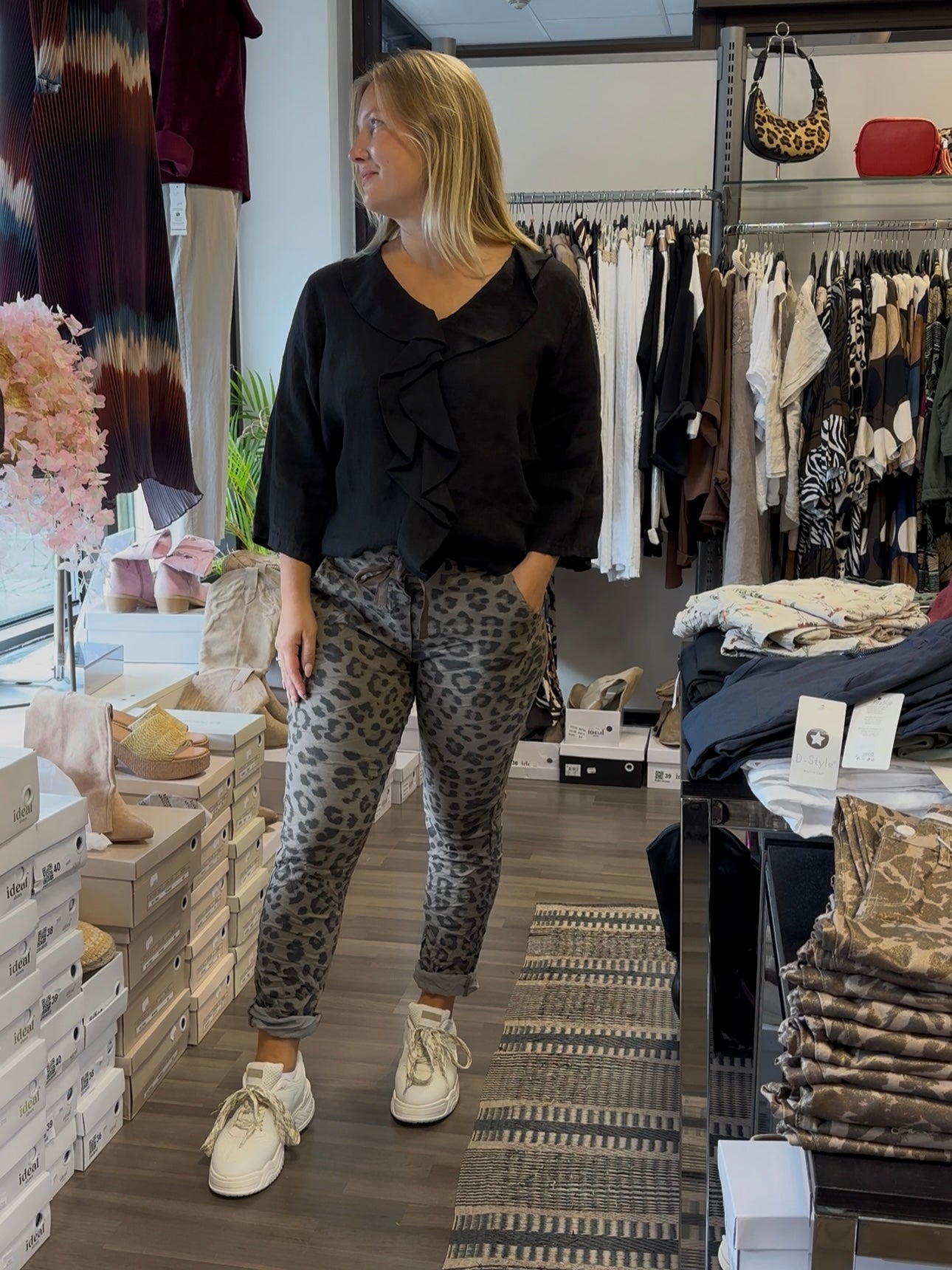 Leo stretch housu tumma ruskea