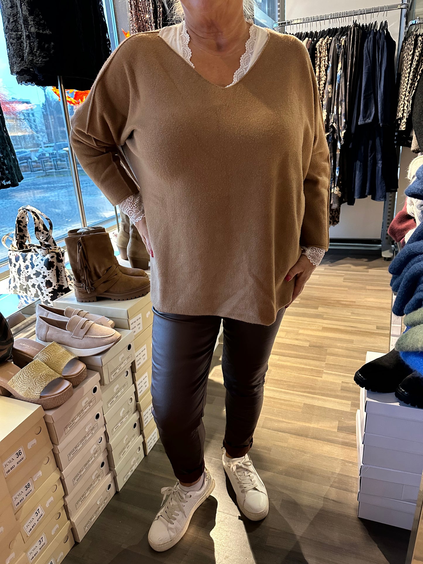 Reilumpi neule kameli