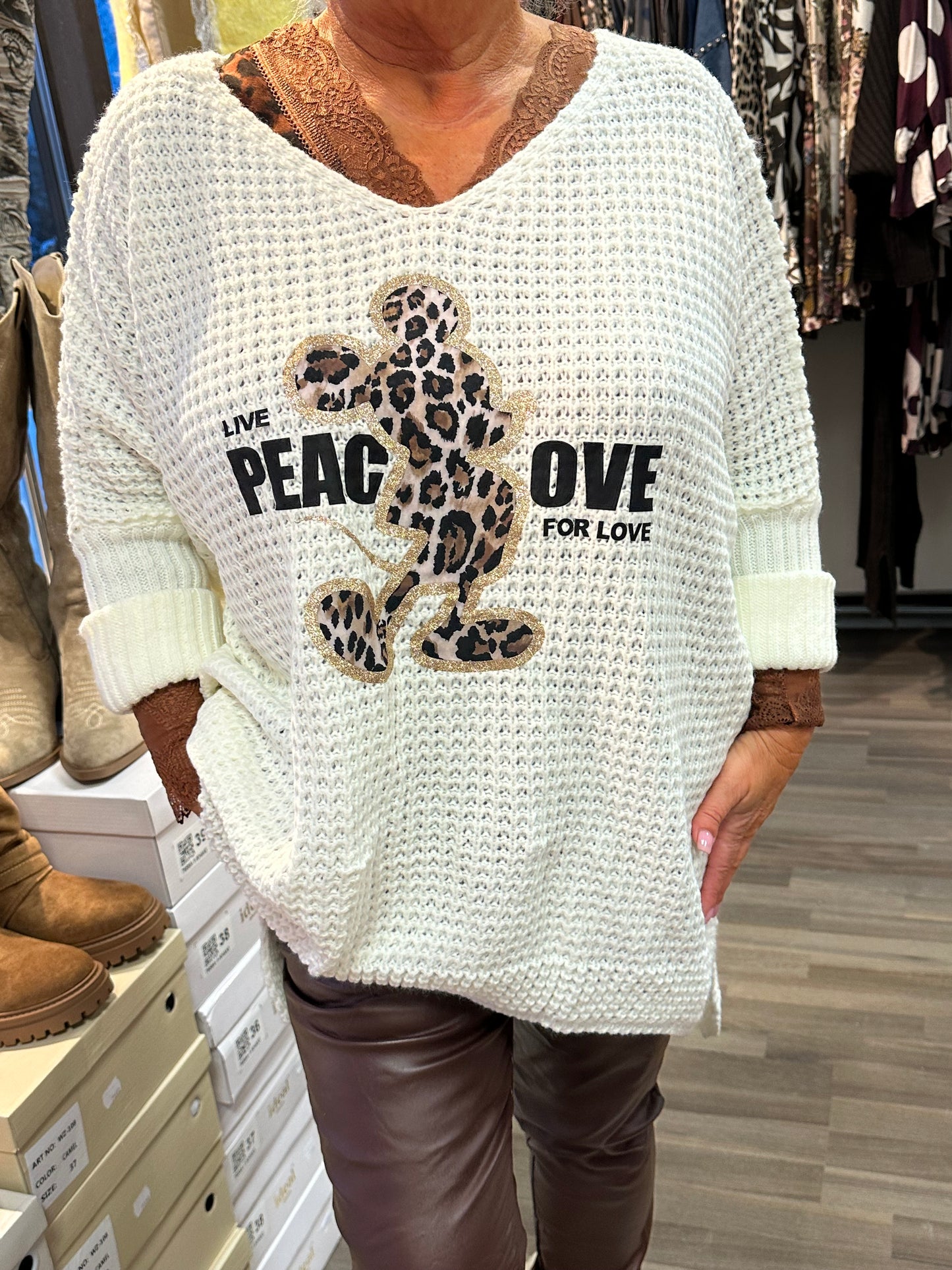 Mikki oversize-neule valkoinen