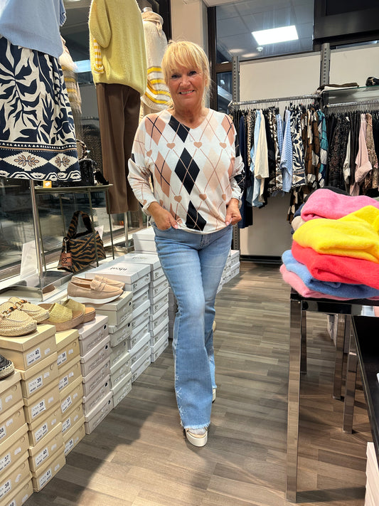 Bootcut farkku timanttilahkeilla