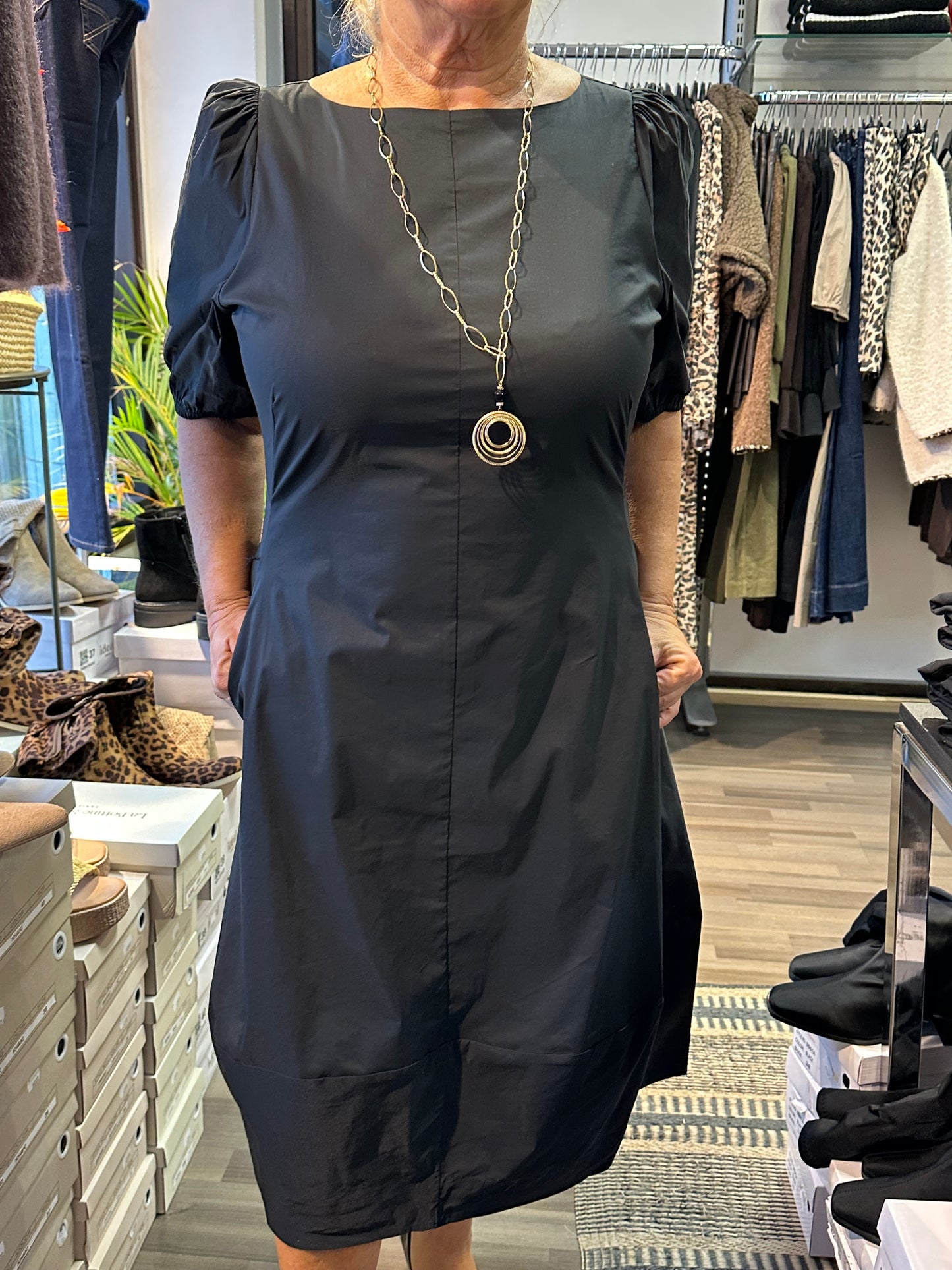 Puuvillapopliini mekko musta