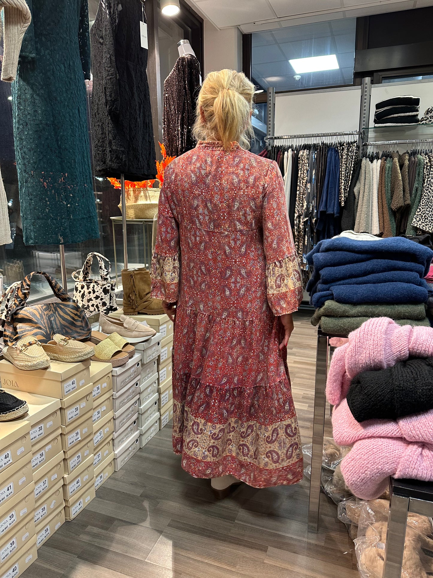 Midimittainen mekko Willow