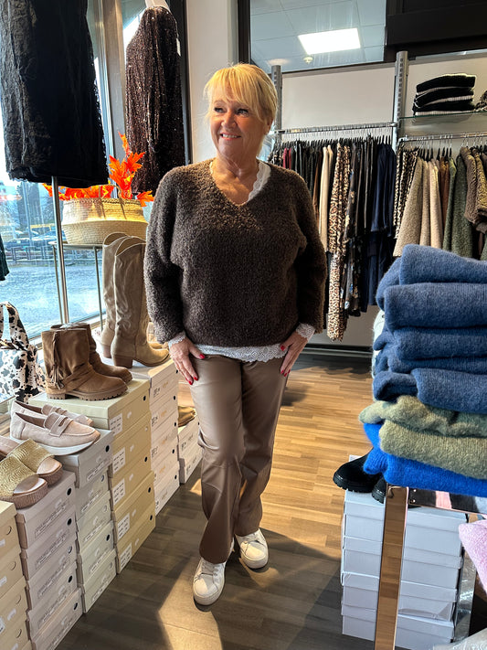 Bouclee neule ruskea