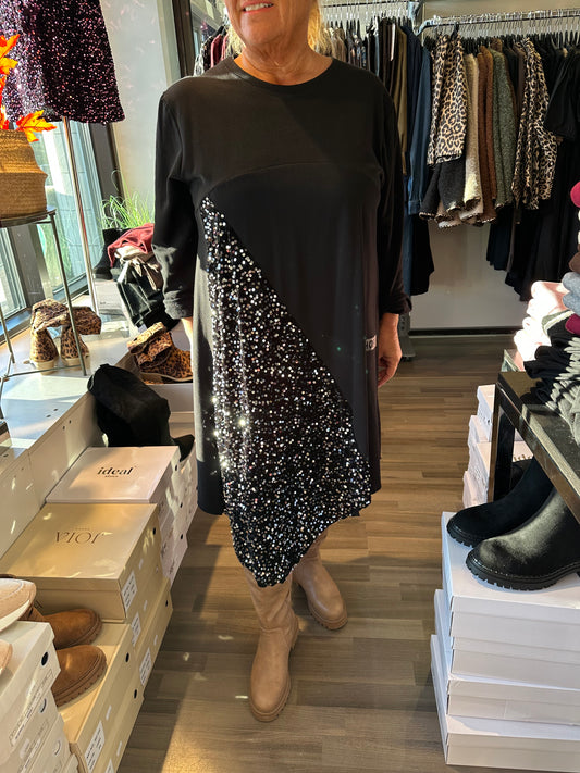 Trikoinen paljettimekko hopea paljetti