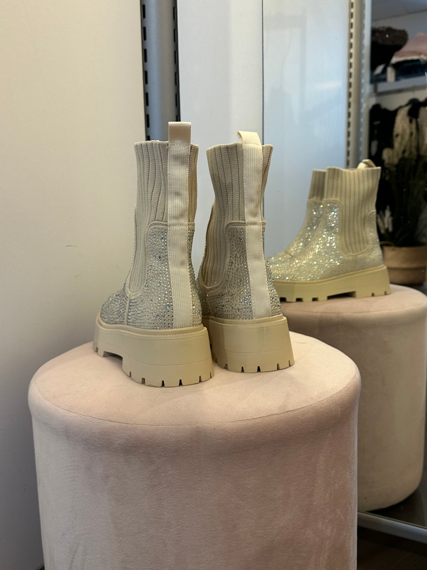 Sukkavarrelliset nilkkurit