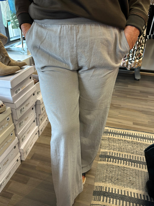 Leveät pellavahousut fango