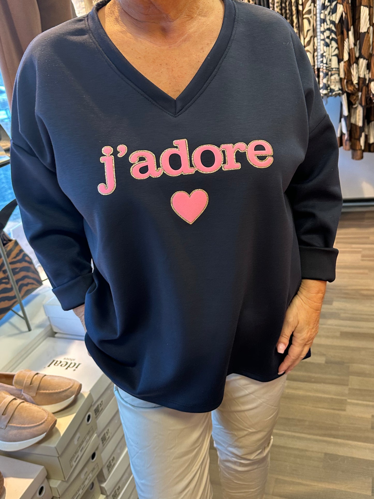 Plussize college v-pääntiellä Jadore tummansininen