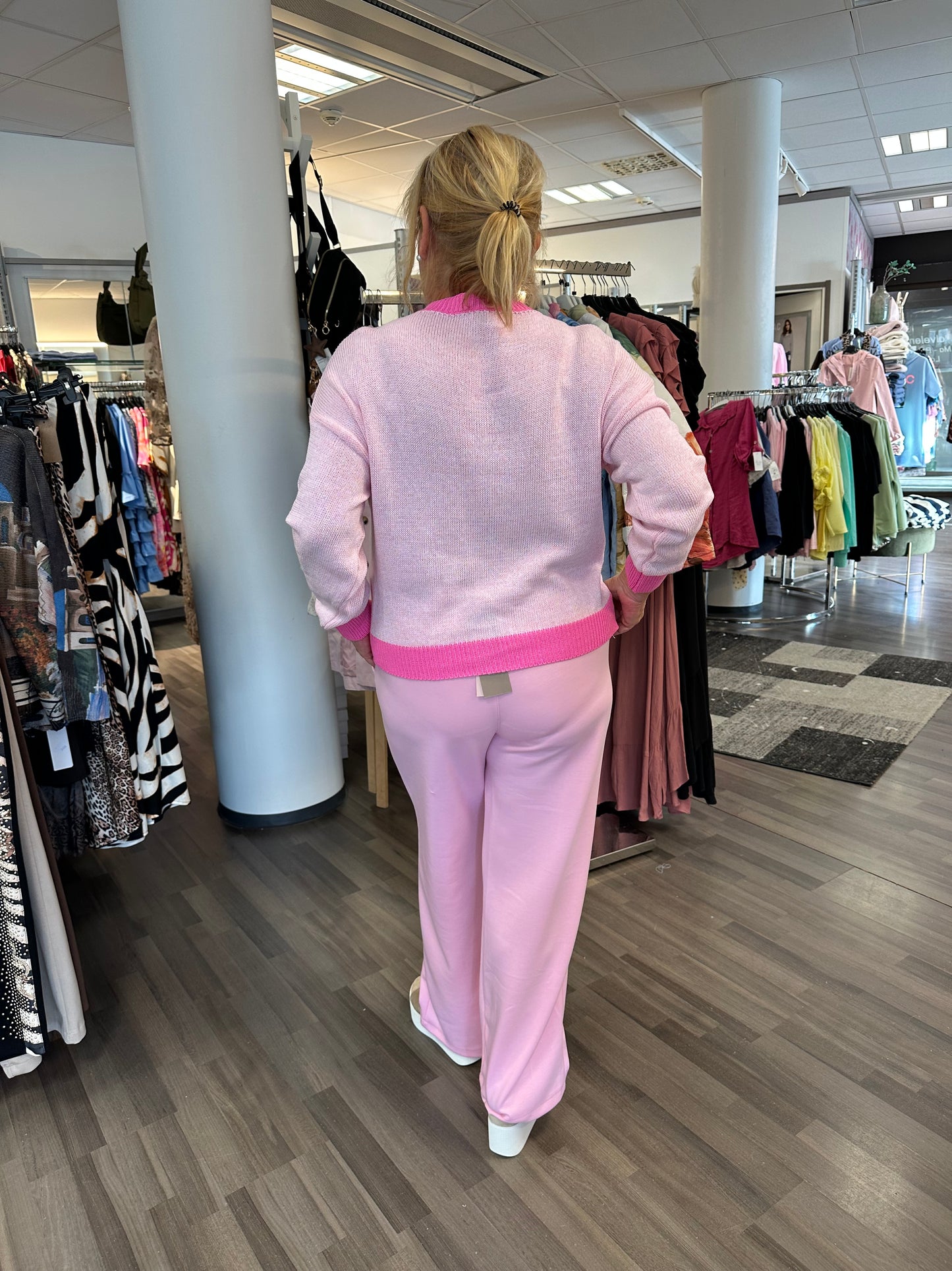 Puuvillaneule kontrastiväreillä roosa/pinkki