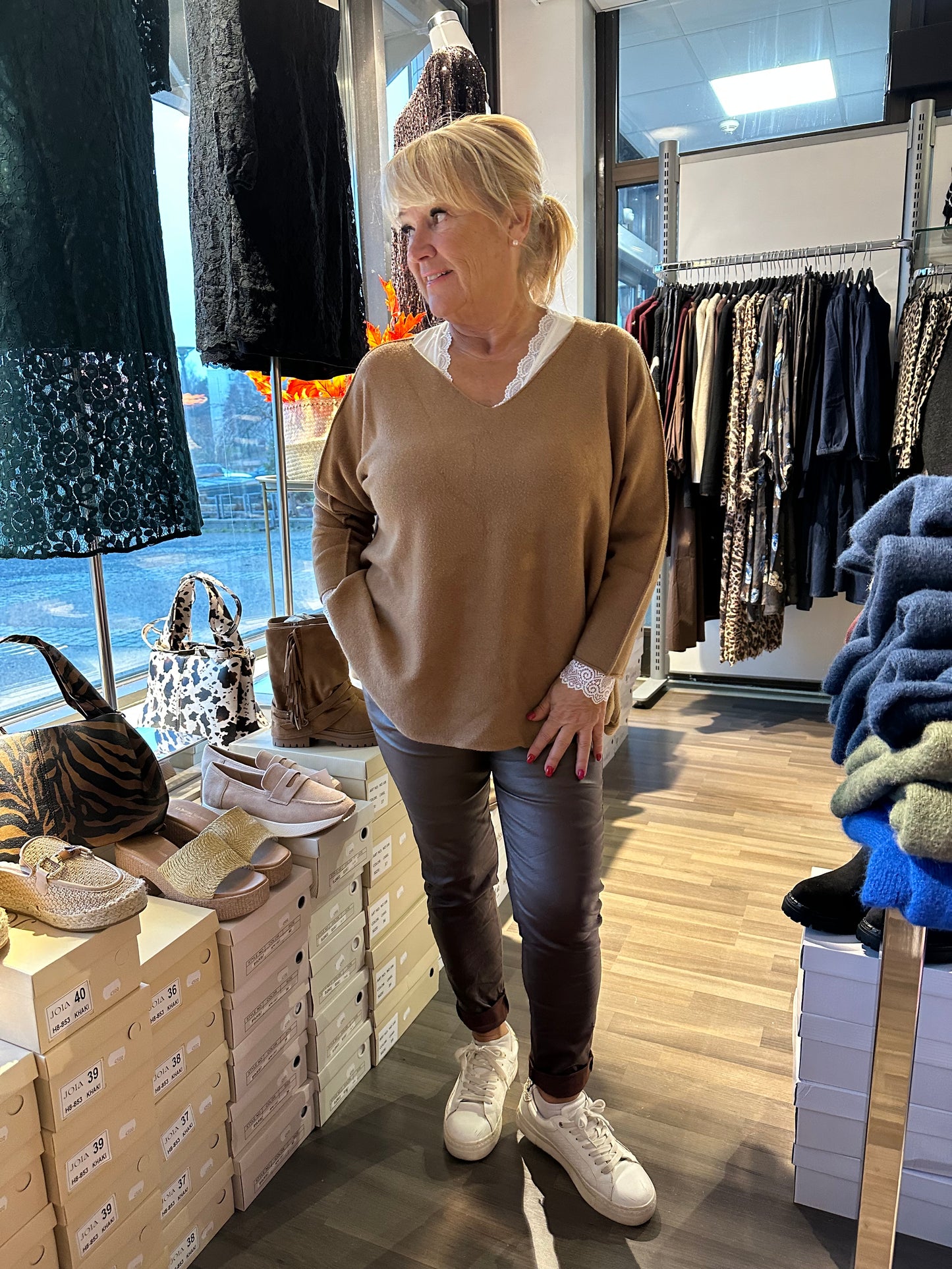 Reilumpi neule kameli