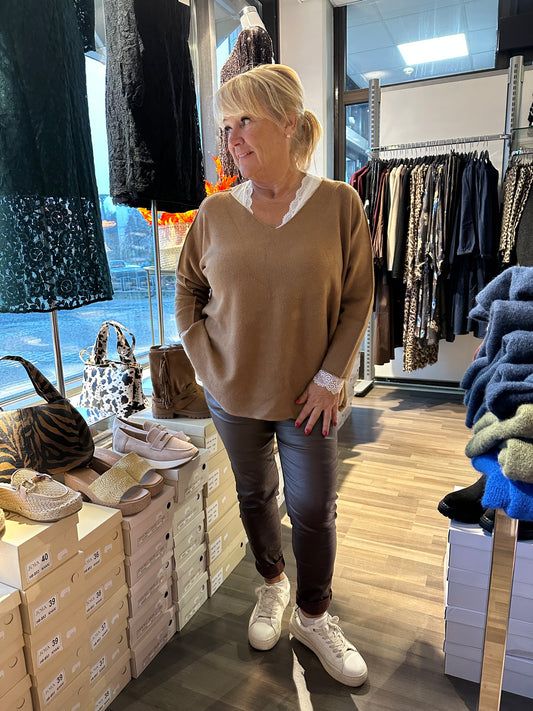 Reilumpi neule kameli