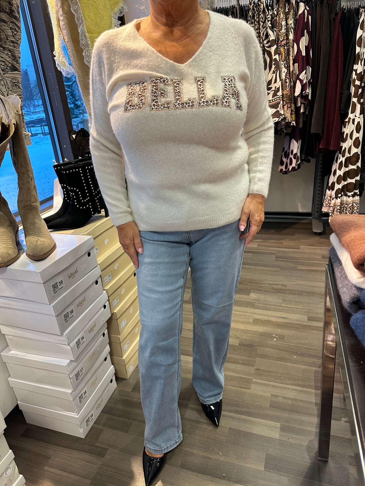 Bella neule luonnonvalkoinen