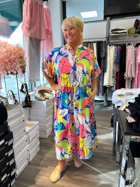 Plussize värikäs mekko sininen