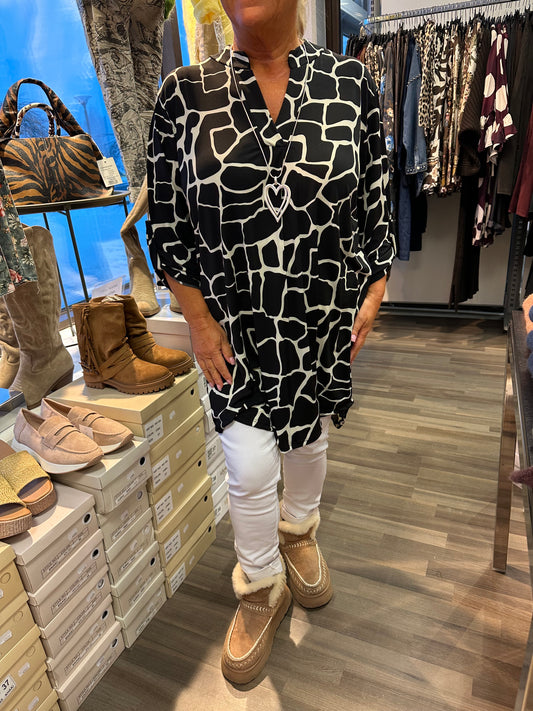 Liukaspintainen pitkä tunika musta