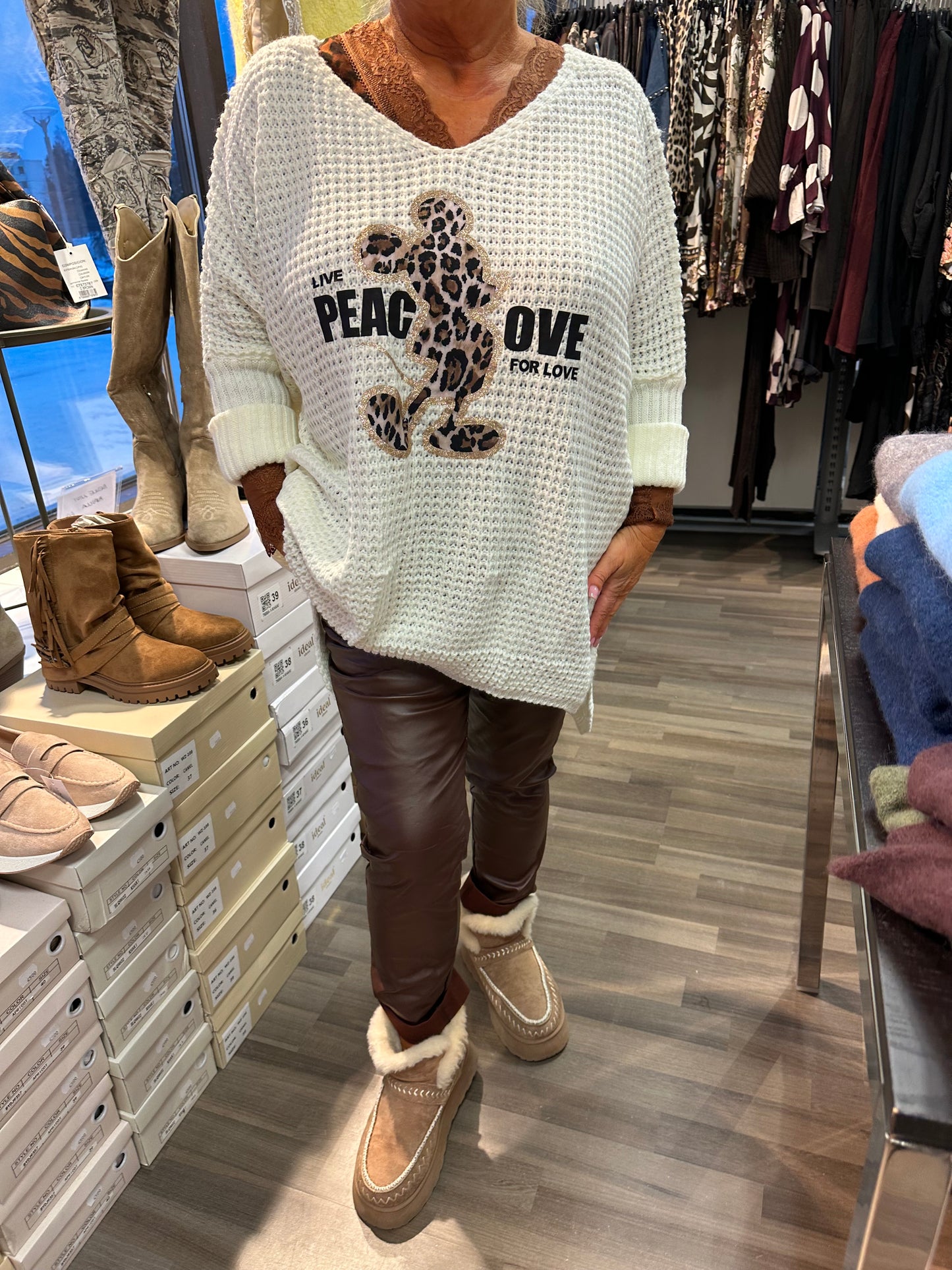 Mikki oversize-neule valkoinen