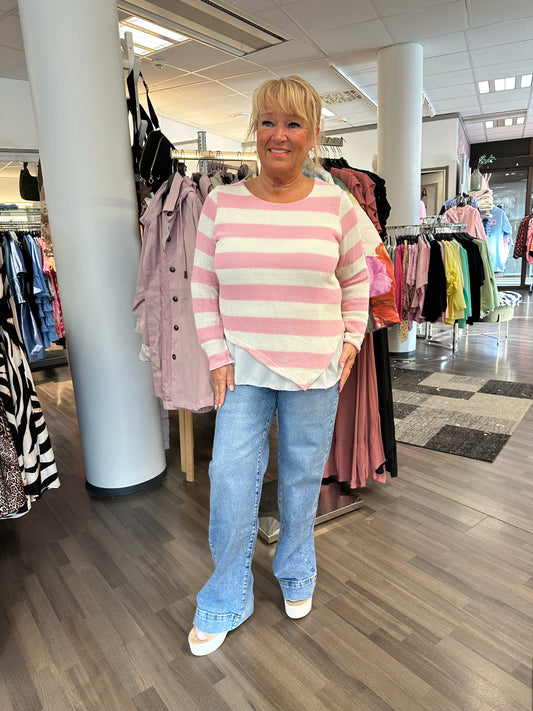 Raidallinen neule roosa