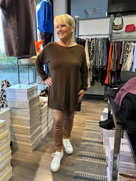 Plussize neuletunika ruskea