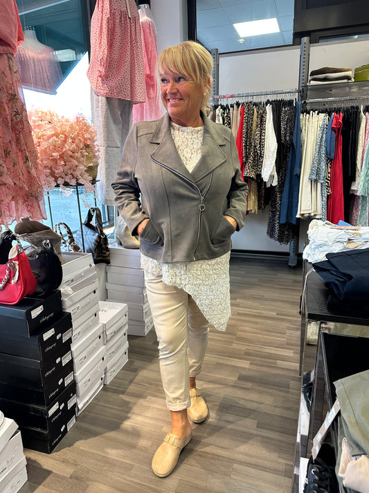 Keinomokkainen biker jakku (6 väriä)